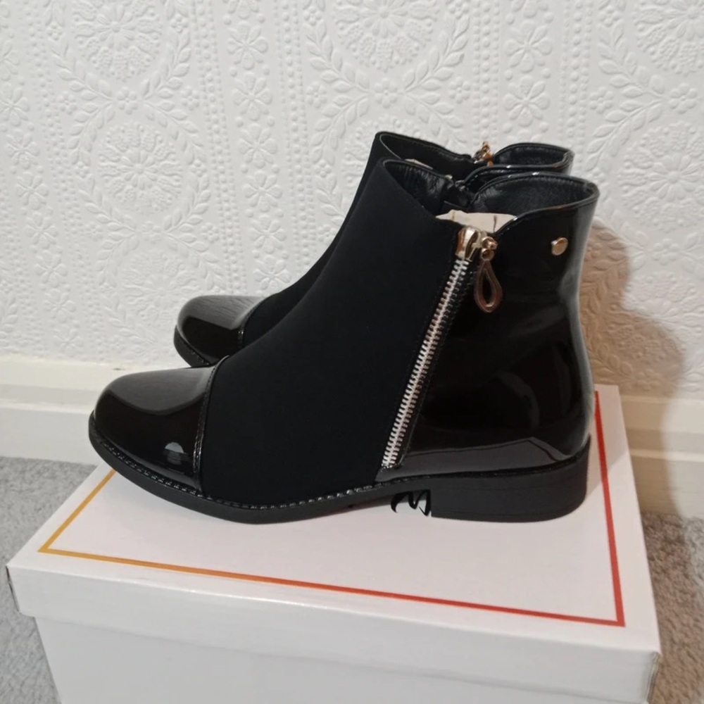 Chic Black Patent Leather Heeled Boots